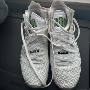 LeBron 17 ‘Air Command Force’